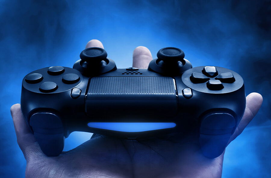 controller in hand e1768413806158